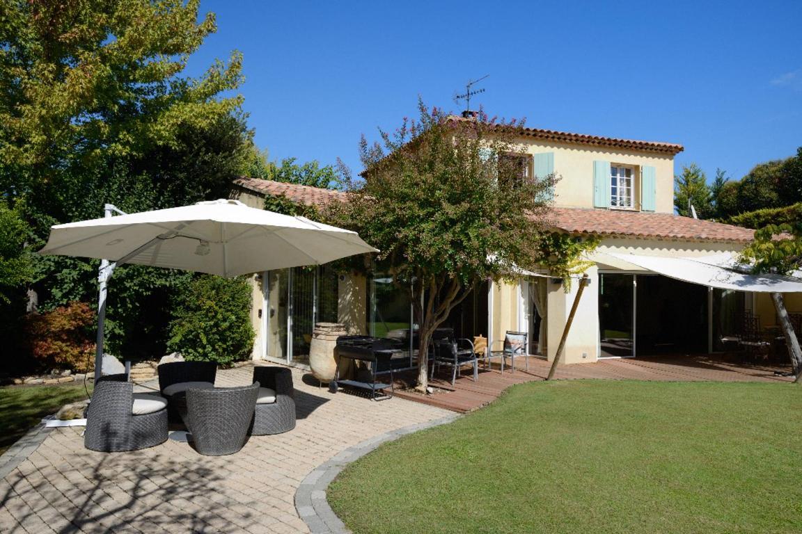 Apartamento Au pays de Cézanne Picasso Aix-en-Provence Exterior foto